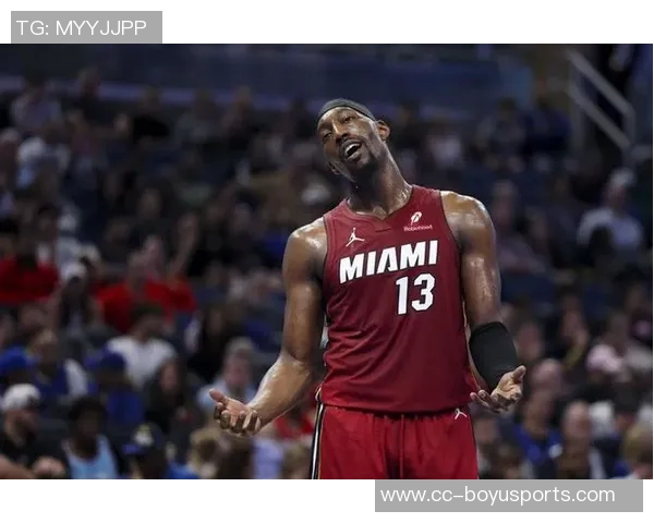 阿德巴约表现出色砍下20分10板助球队抵挡失利压力