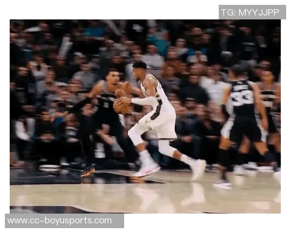 明天雄鹿客场挑战马刺字母哥大概率出战特纳状态良好可参赛