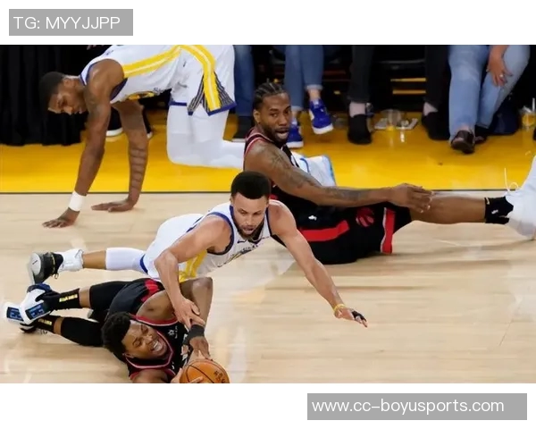 KD谈球队三分出手排名垫底但对近期表现充满满意与期待 KD谈球队三分出手排名垫底但对近期表现充满满意与期待