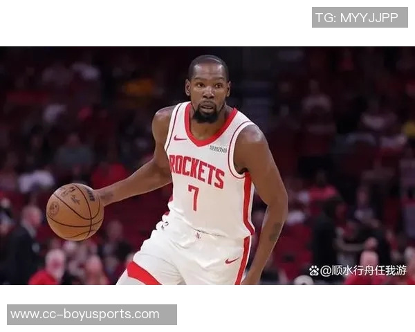 杜兰特称赞谢泼德训练营表现称其侵略性提升球队整体水平 杜兰特称赞谢泼德训练营表现称其侵略性提升球队整体水平