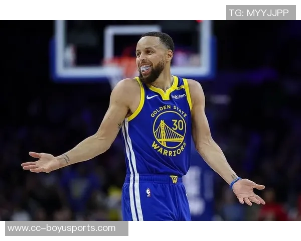 库里本赛季对阵拓者表现惊艳场均32分5助攻75记三分命中率超高