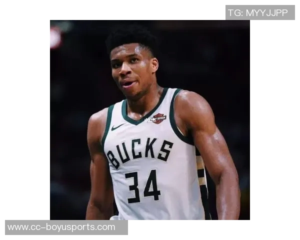 波蒂斯赛前祝贺字母哥第十次入选全明星字母哥携家人共庆这一荣耀时刻 波蒂斯赛前祝贺字母哥第十次入选全明星字母哥携家人共庆这一荣耀时刻