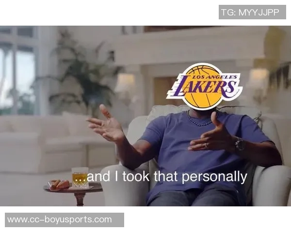 皮尔斯与女主持探讨男友点赞大屁股女是否算出轨引发热议